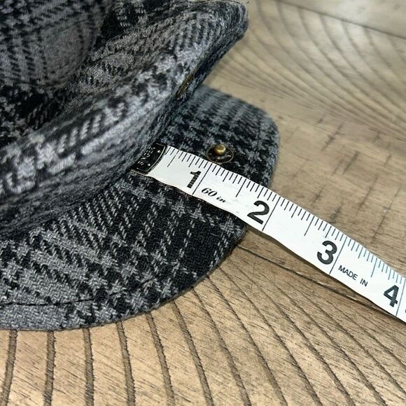 Woolrich Est 1830 Classic Plaid Poly Wool Blend 📄Pageboy/girl snap 🫰 rim cap🧢 - Picture 16 of 17